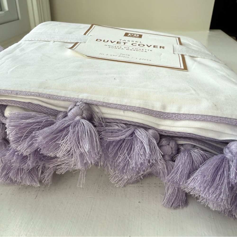 Pottery Barn Teen NWTTassel Twin Duvet Cover with Lavendar/Purple Tassels Trim